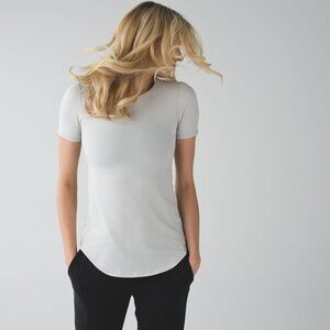 Lululemon Inner Essence Short Sleeve Tee Silver Spoon NWT Size 6